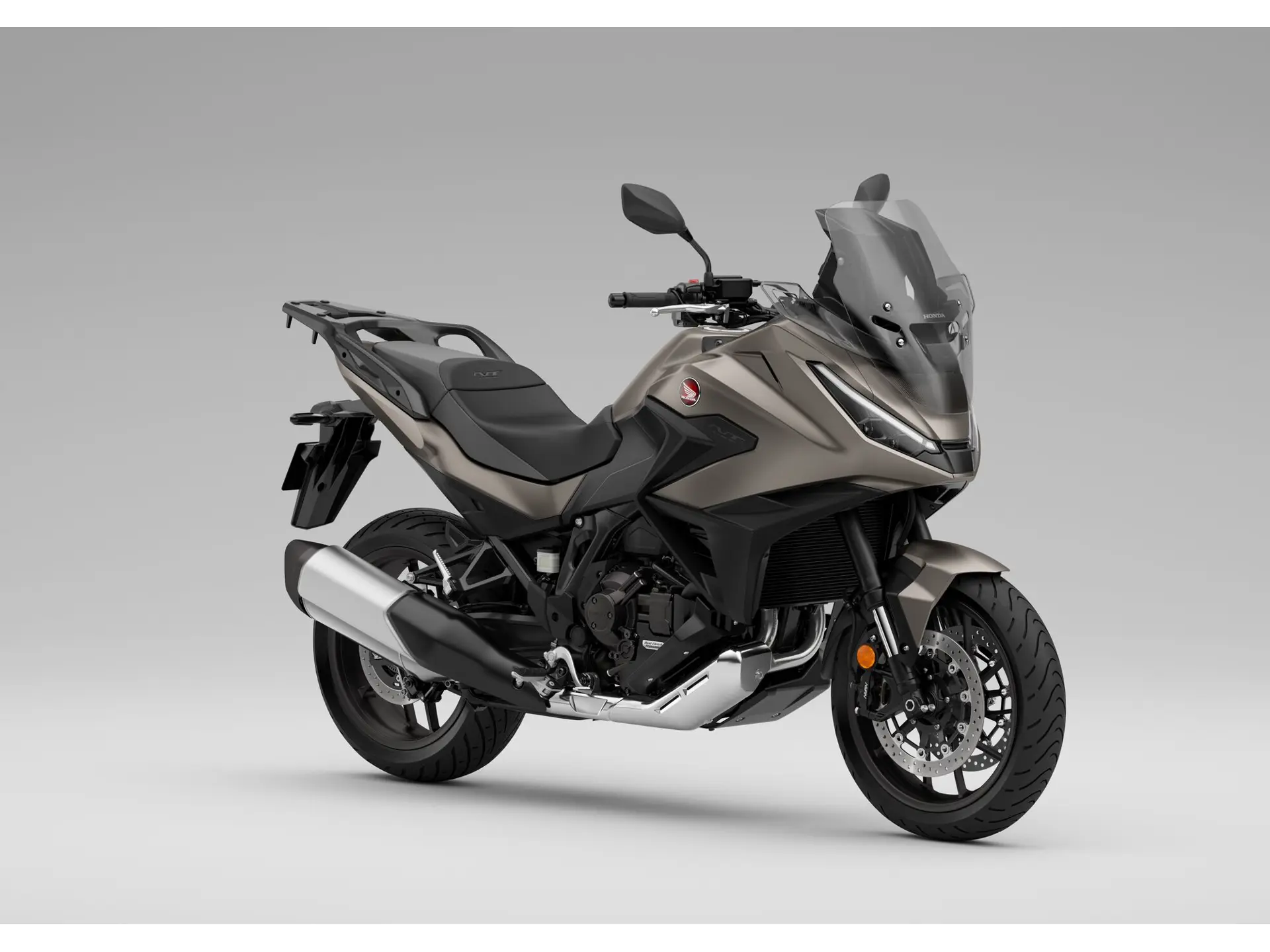 25YM_NT1100_MAT_WARM_ASH_METALLIC_DCT_RFQ_without_Pannier_Case.jpg