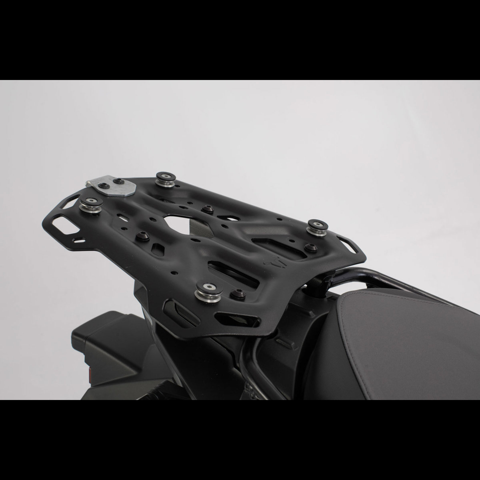 ADV.07.559.75000S_3.jpg