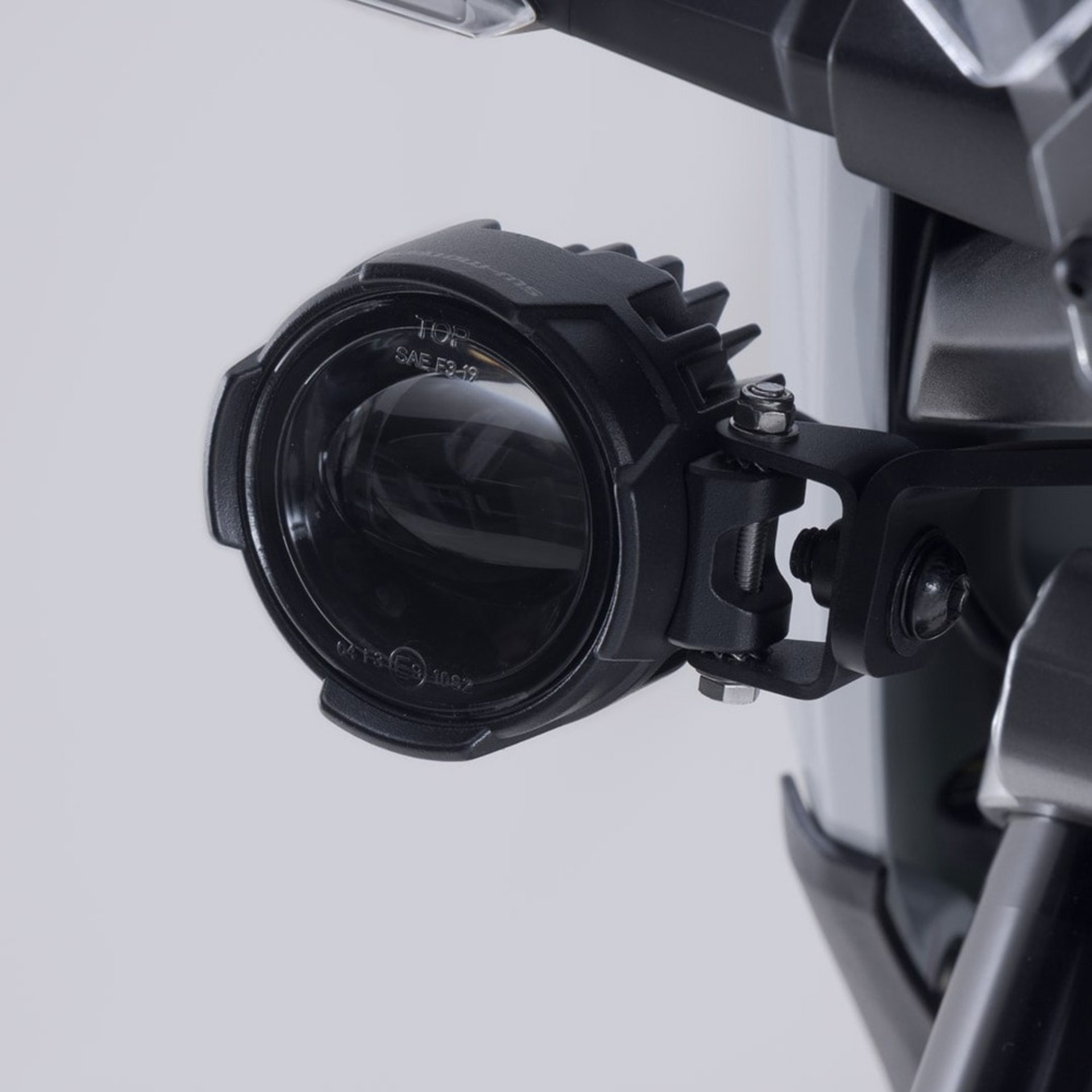 SW-MOTECH-107355-v17-1.jpg