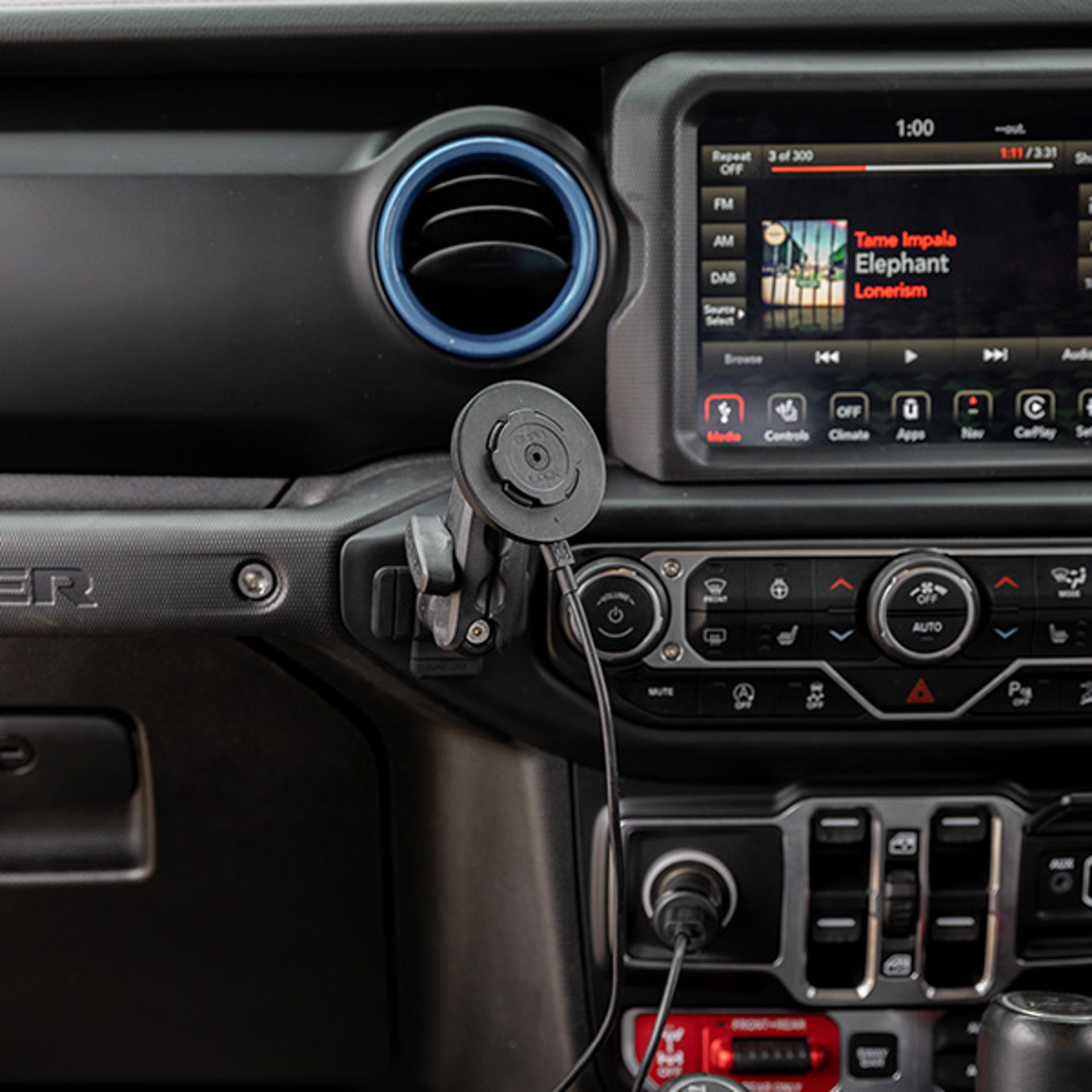 Drive ADHESIVEDASHMOUNT WCH.jpg