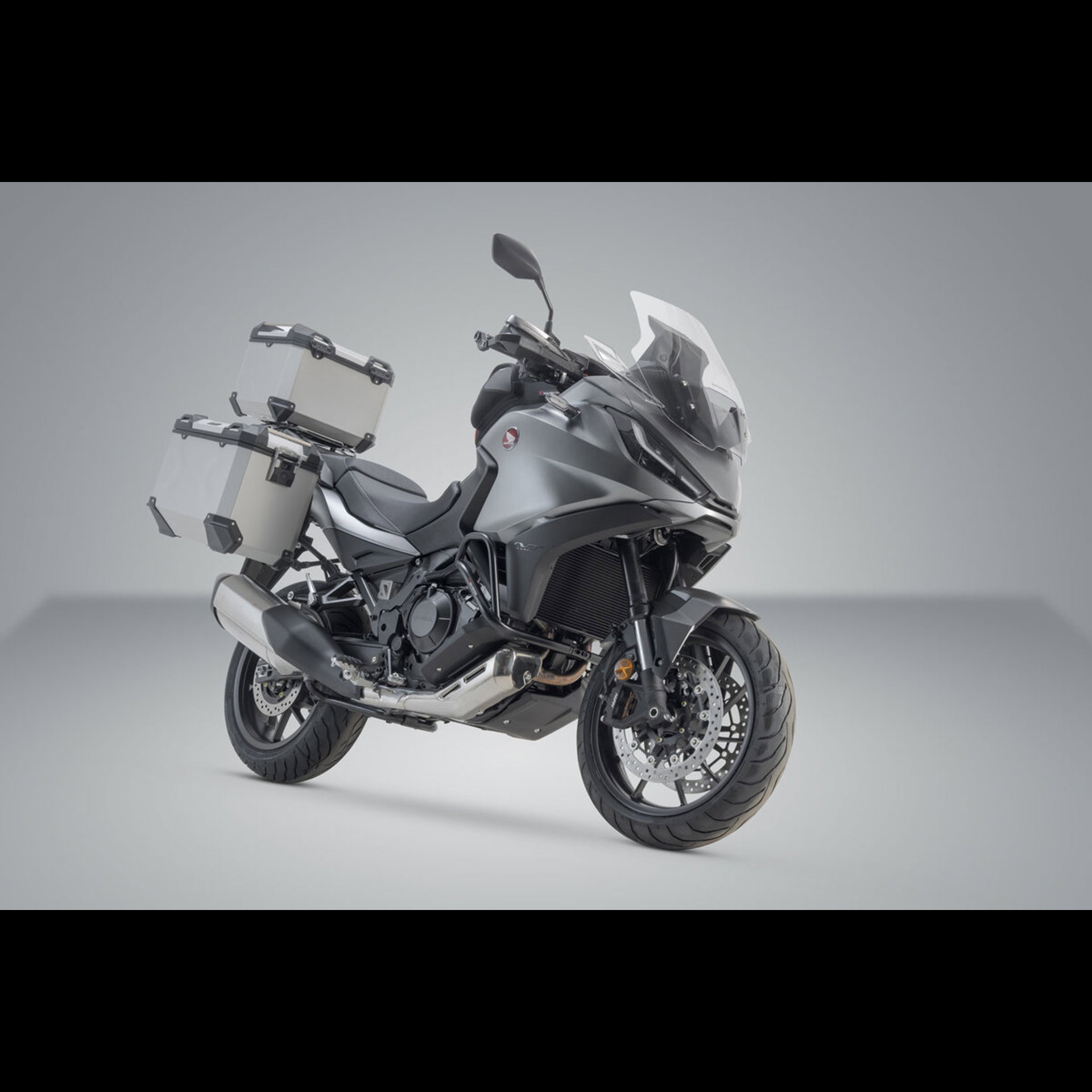 ADV.01.052.75000S 1.jpg